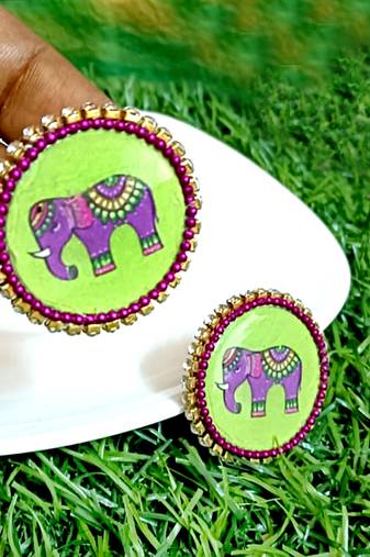 Handcrafted resin stud rs19