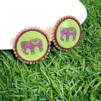 Handcrafted resin stud rs19 2