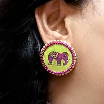 Handcrafted resin stud rs19 3