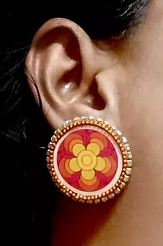 Handcrafted resin stud rs20