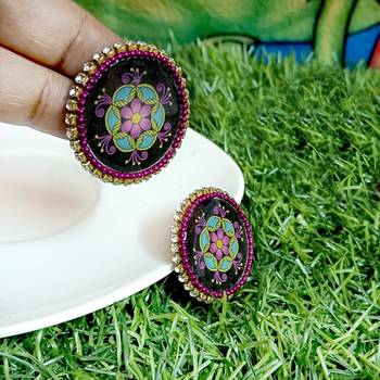 Handcrafted resin stud rs21 2