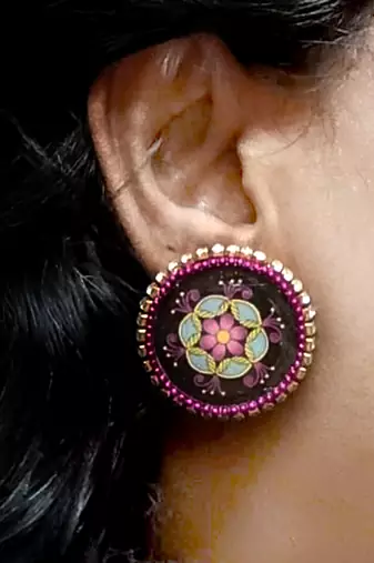 Handcrafted resin stud rs21