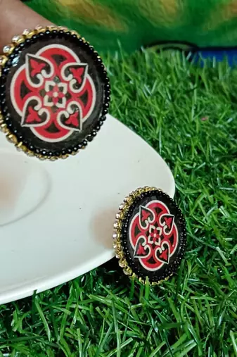 Handcrafted resin stud rs23