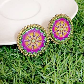 Handcrafted resin stud rs24 1