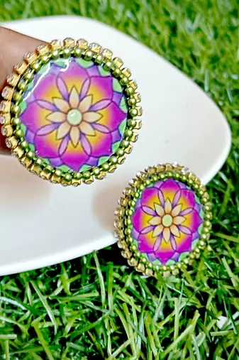 Handcrafted resin stud rs24