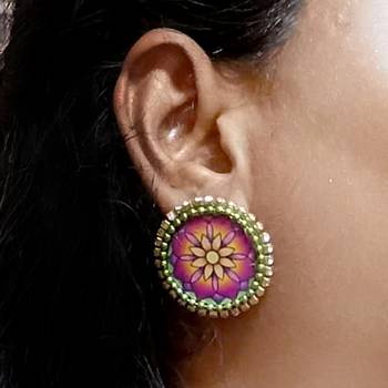 Handcrafted resin stud rs24 3