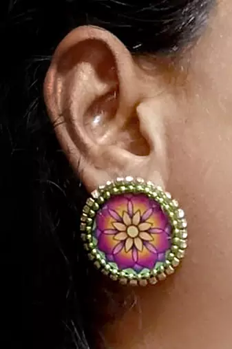 Handcrafted resin stud rs24