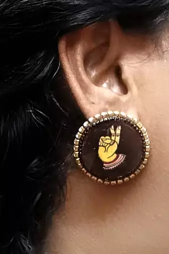 Handcrafted resin stud rs25