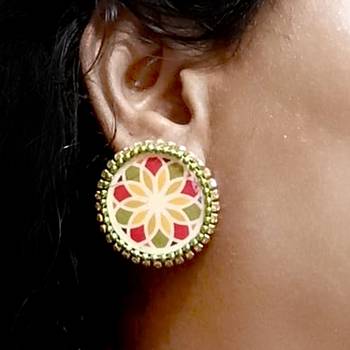 Handcrafted resin stud rs26 3
