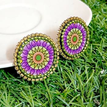 Handcrafted resin stud rs27 1