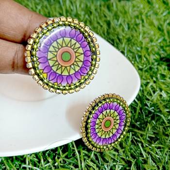 Handcrafted resin stud rs27 2