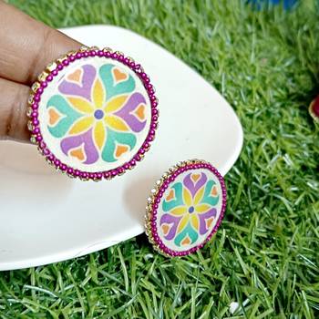 Handcrafted resin stud rs29 2