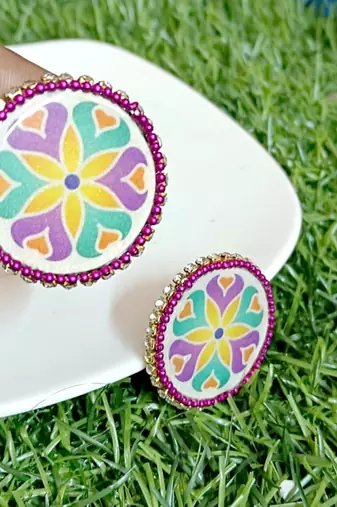 Handcrafted resin stud rs29