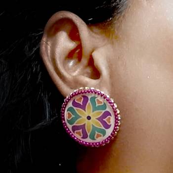 Handcrafted resin stud rs29 3