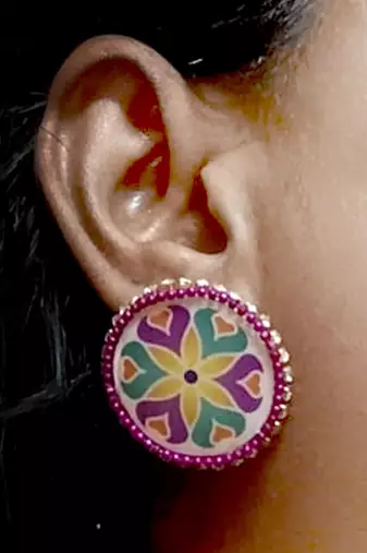 Handcrafted resin stud rs29