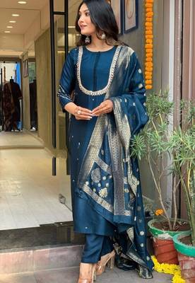 Jaipuri women silk blend kurta pant dupatta set 3