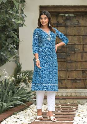 Blue formal looking cotton kurta set for trendy office looks 5