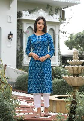 Blue formal looking cotton kurta set for trendy office looks 1