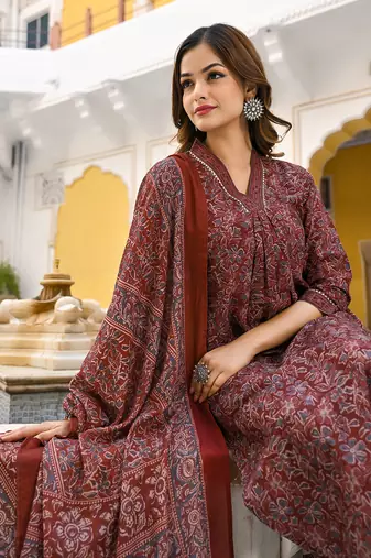 women maroon rayon blend floral printed straight kurta trousers with dupatta