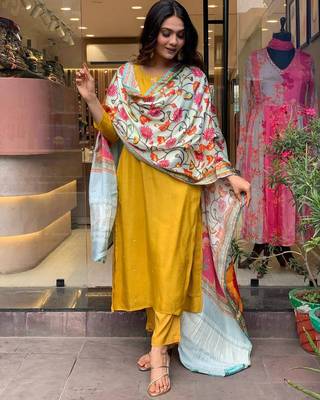 Mustard viscosee chanderi fabric ethnic partywear salwar kameez for trendy looks 3