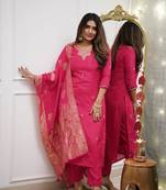 Gajri viscose chanderi fabric ethnic partywear salwar kameez for trendy looks