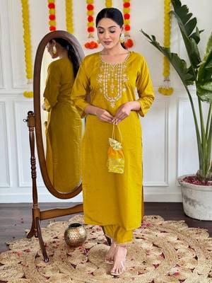 Mustard viscosee chanderi fabric ethnic partywear salwar kameez for trendy looks 3