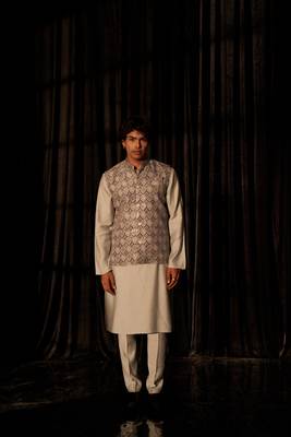 Grey ethnic indian wedding wear kurta payjama with nehru jacket for classy looks 1