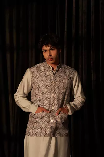 Grey ethnic indian wedding wear kurta payjama with nehru jacket for classy looks