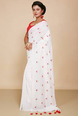 Women's Cotton lamp Embroidery saree  (White) 2