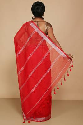 Women's Handloom Jari Cotton Saree  (Red) 3