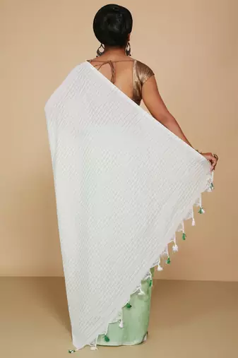 Cotton half half Colour molmol Saree Pallu Stripe With Blouse Piece (White Green)