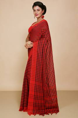 Women's Handloom Cotton Saree With Blouse Piece  (Red Black) 2