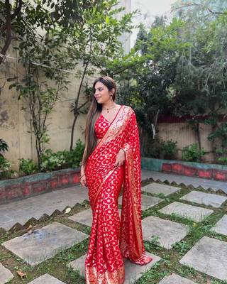 Red Color Viscose Georgette Saree 3