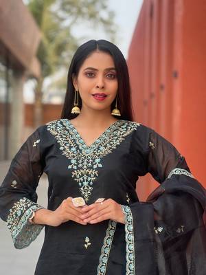Black embroidery silk a-line kurta set 4