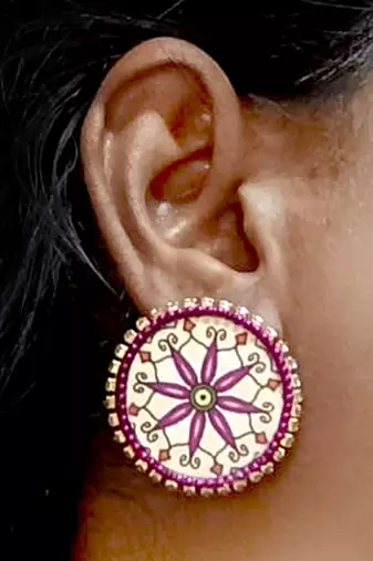 Handcrafted resin stud