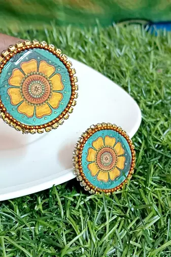 Handcrafted resin stud 