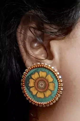 Handcrafted resin stud 