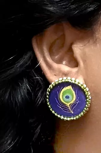 Handcrafted resin stud 