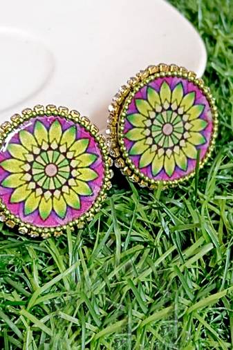 Handcrafted resin stud