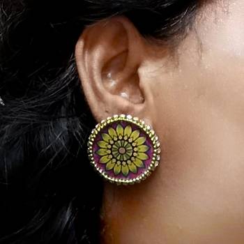 Handcrafted resin stud 3