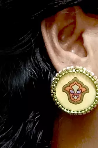 Handcrafted resin stud rs-9