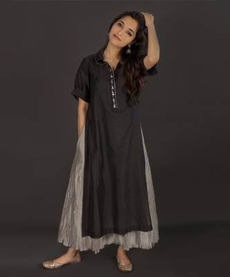 Black silk chanderi kurta with crushed grey silk chanderi kalidaar 1