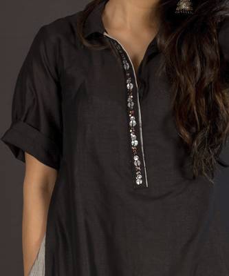 Black silk chanderi kurta with crushed grey silk chanderi kalidaar 2