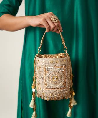 The maharani bucket bag - gold 2