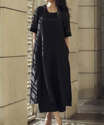 The black silk chanderi ensemble 3
