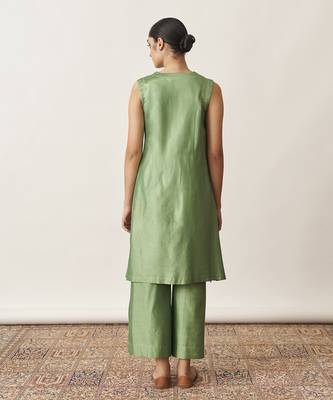 The pista green silk chanderi ensemble 4