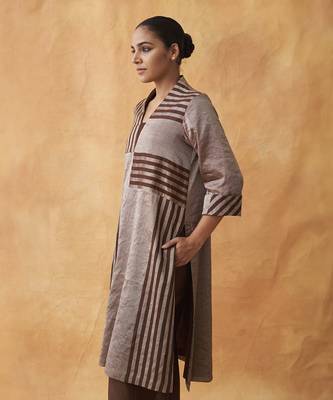 The tamra silver & brown striped silk tissue chanderi set 4