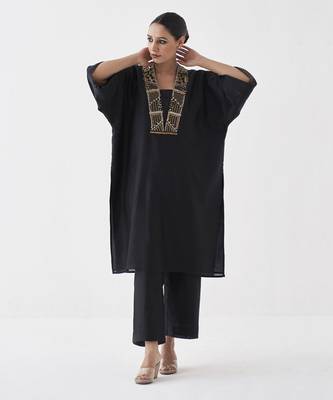 The surmayee silk chanderi ensemble with woven banarasi & handwork 5