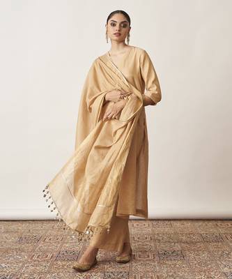 The gold beige silk tissue chanderi kurta & pants set 2
