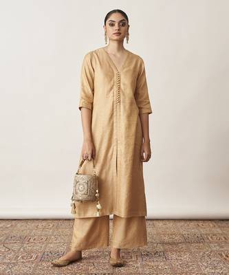 The gold beige silk tissue chanderi kurta & pants set 4